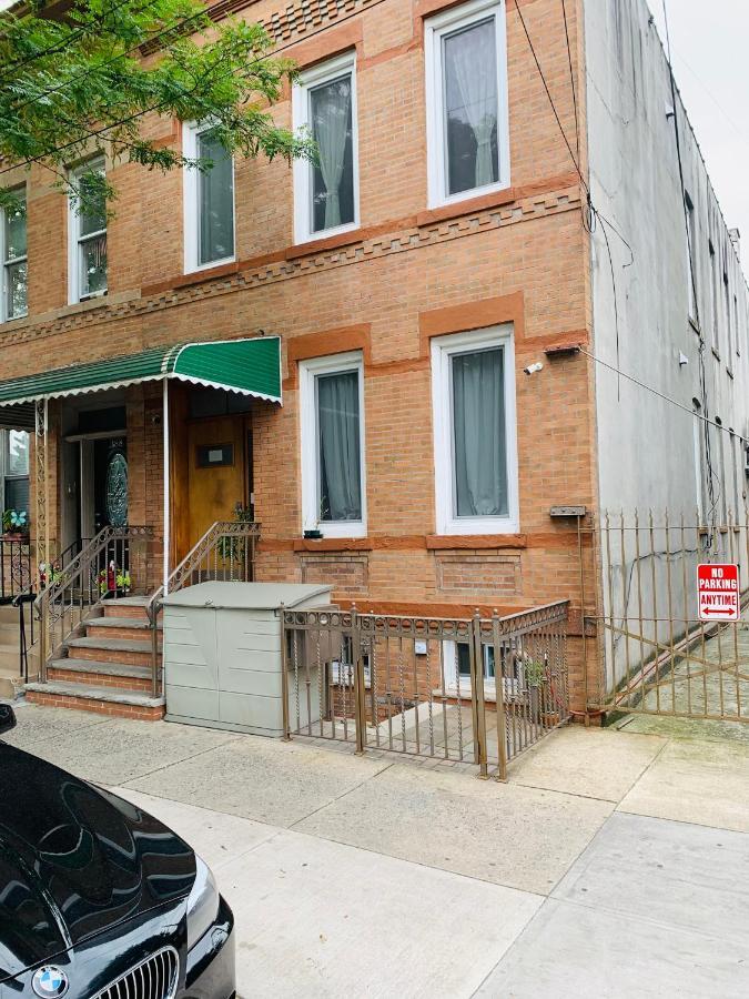 Urban Jungle Oasis In Queens! Apartment New York Bagian luar foto