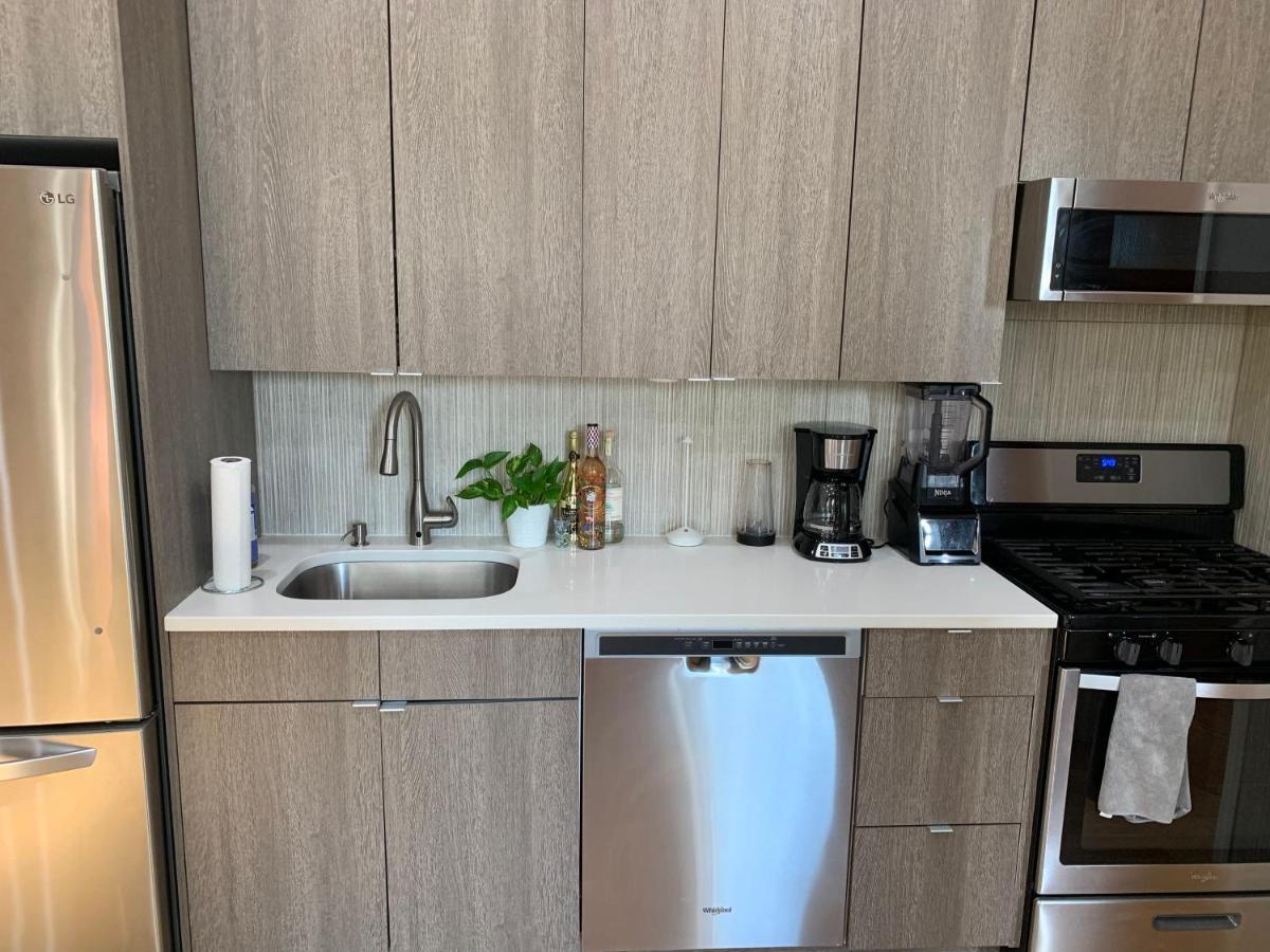 Urban Jungle Oasis In Queens! Apartment New York Bagian luar foto