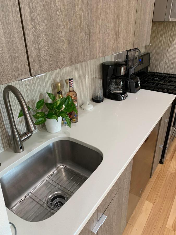 Urban Jungle Oasis In Queens! Apartment New York Bagian luar foto