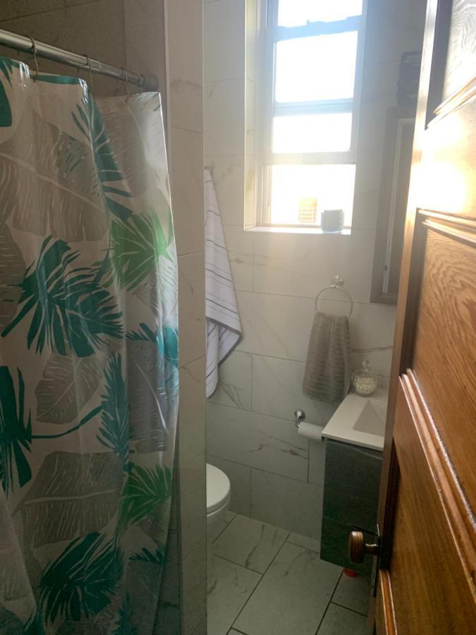 Urban Jungle Oasis In Queens! Apartment New York Bagian luar foto
